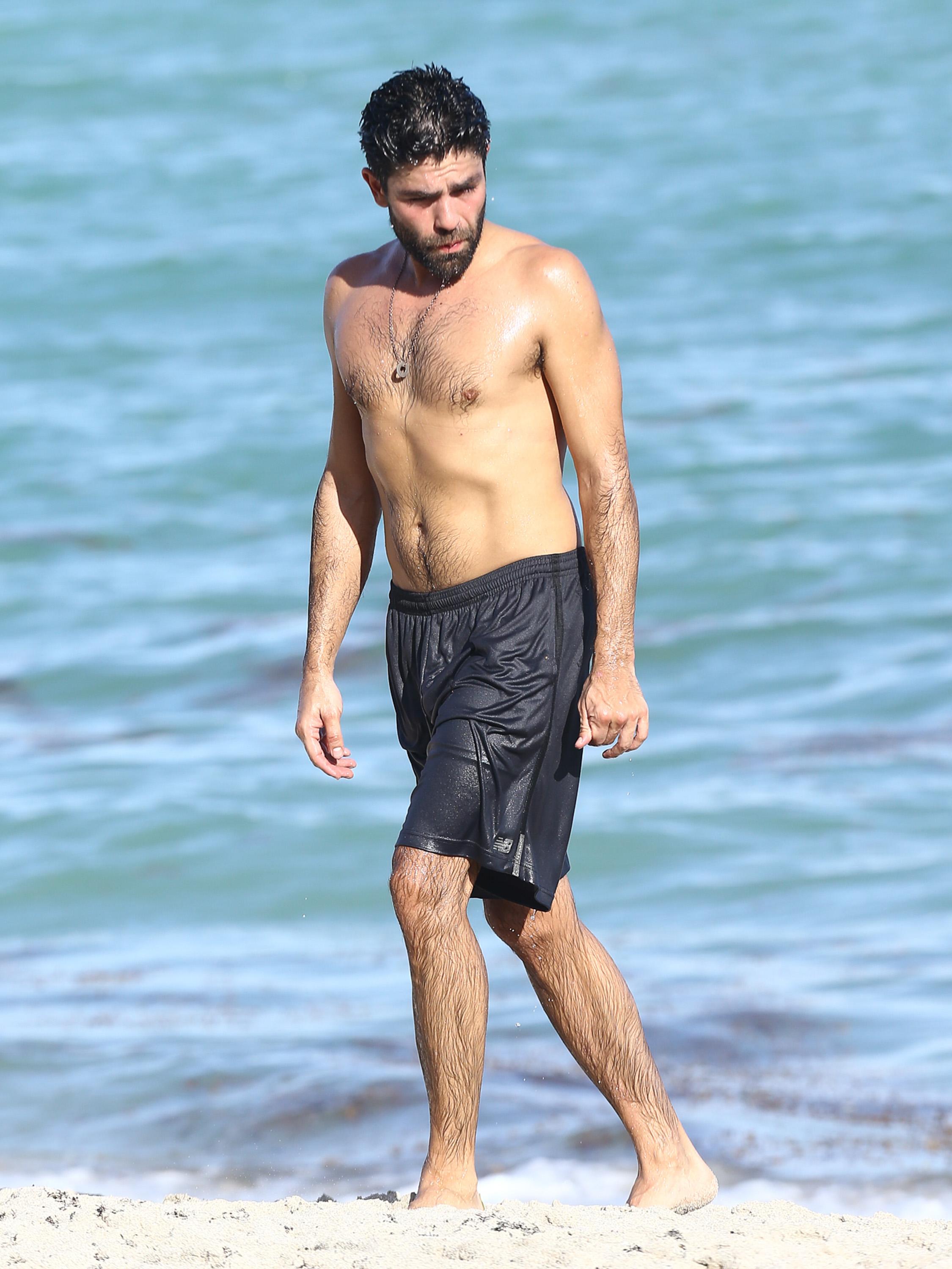 Adrian Grenier Swims In The Ocean