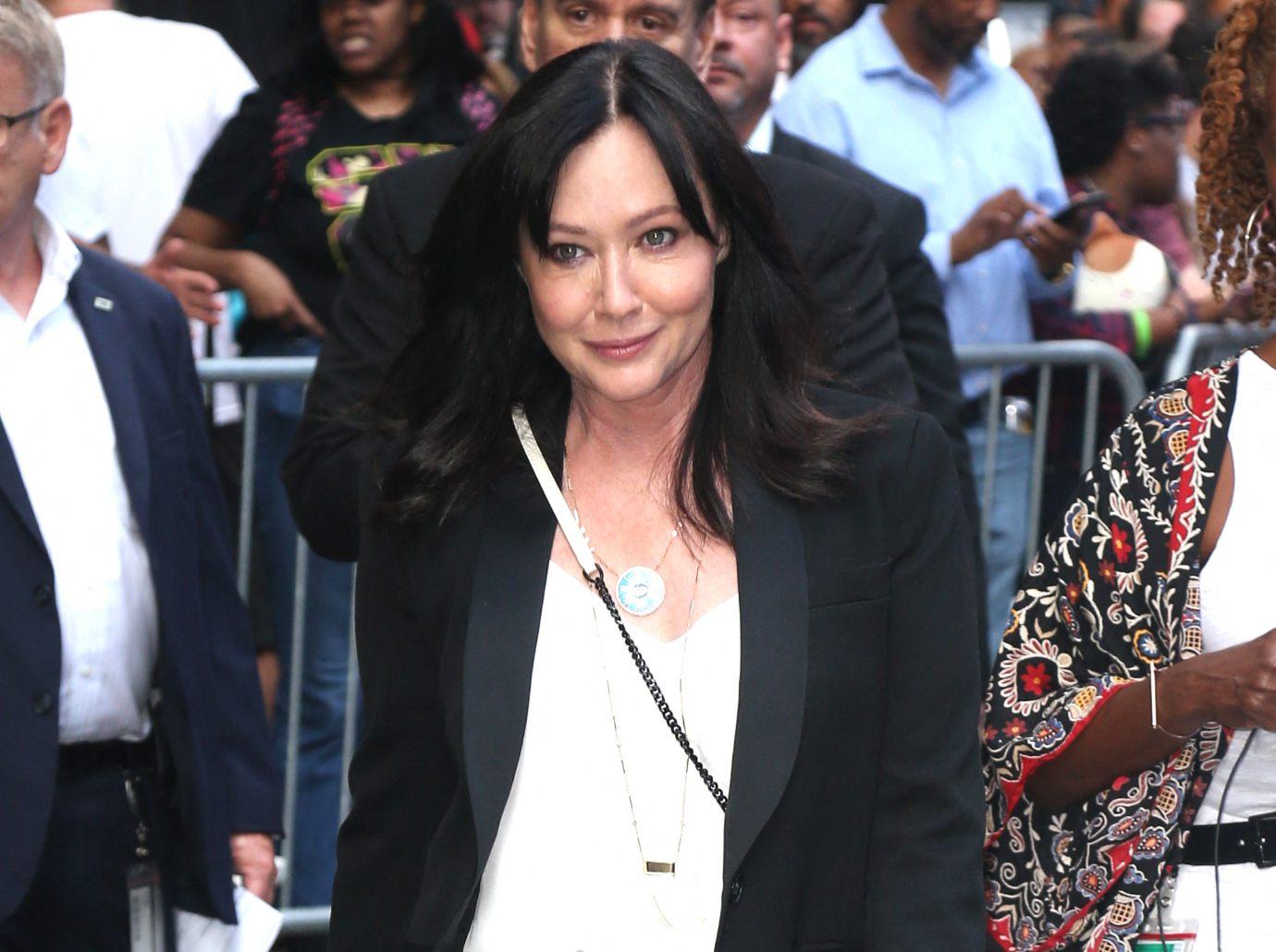 shannen doherty starting chemo treatments again stage  cancer