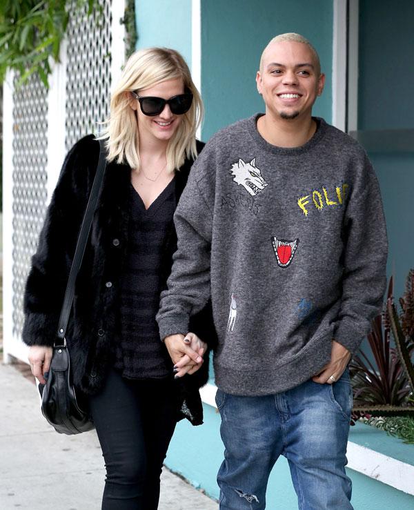 Ashlee simpson expecting daughter gsi 03