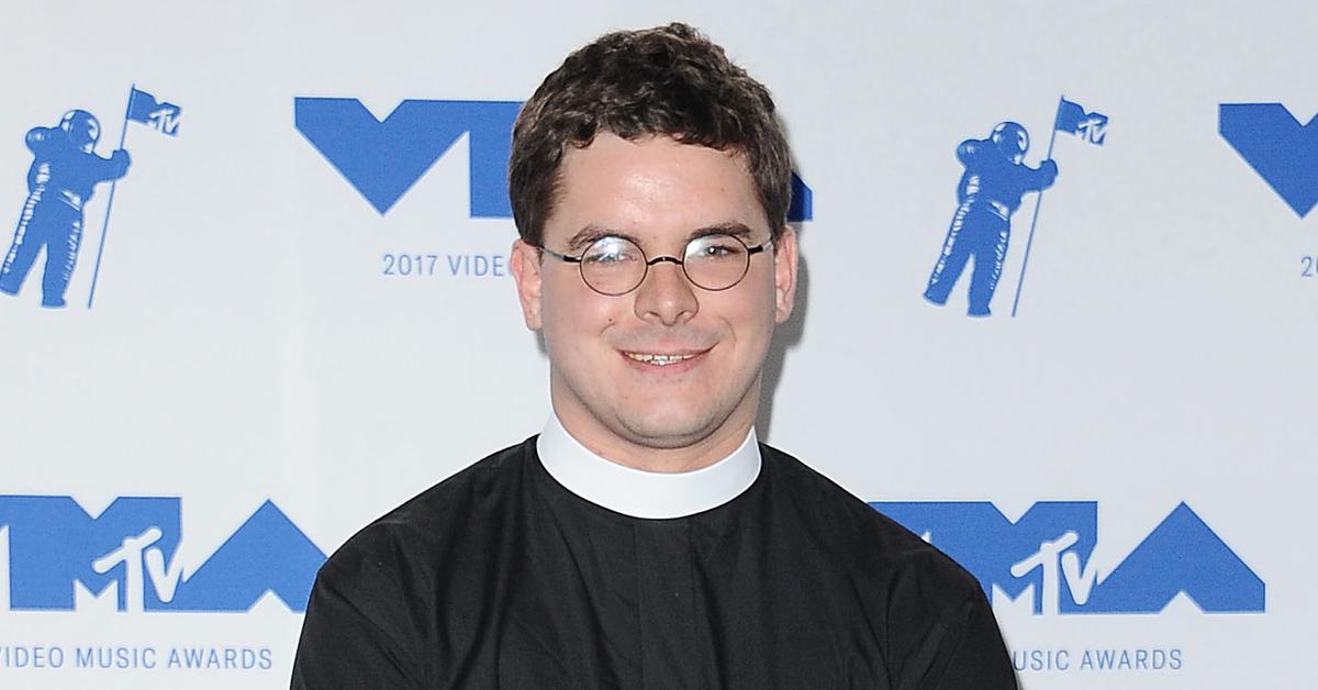 Descendant of Robert E. Lee Resigns as Pastor After VMAs Backlash(00)