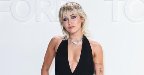 miley cyrus safe emergency plane landing pp