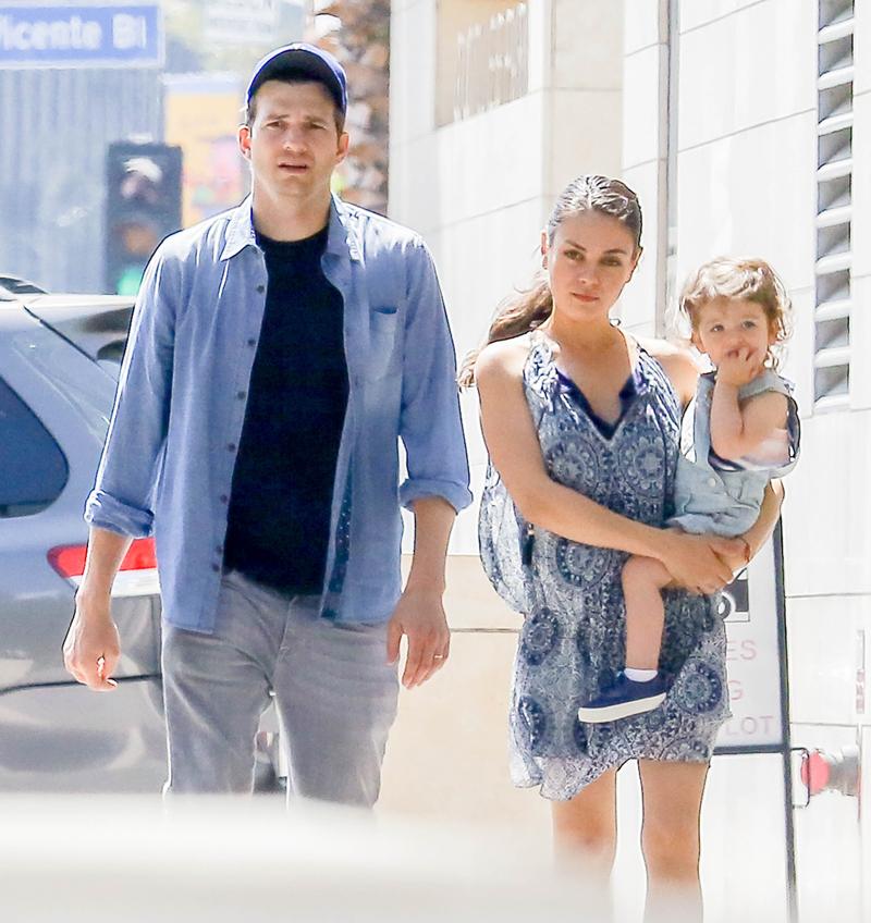 Exclusive&#8230; Pregnant Mila Kunis &amp; Ashton Kutcher Take Their Daughter Out For Lunch (Premium)