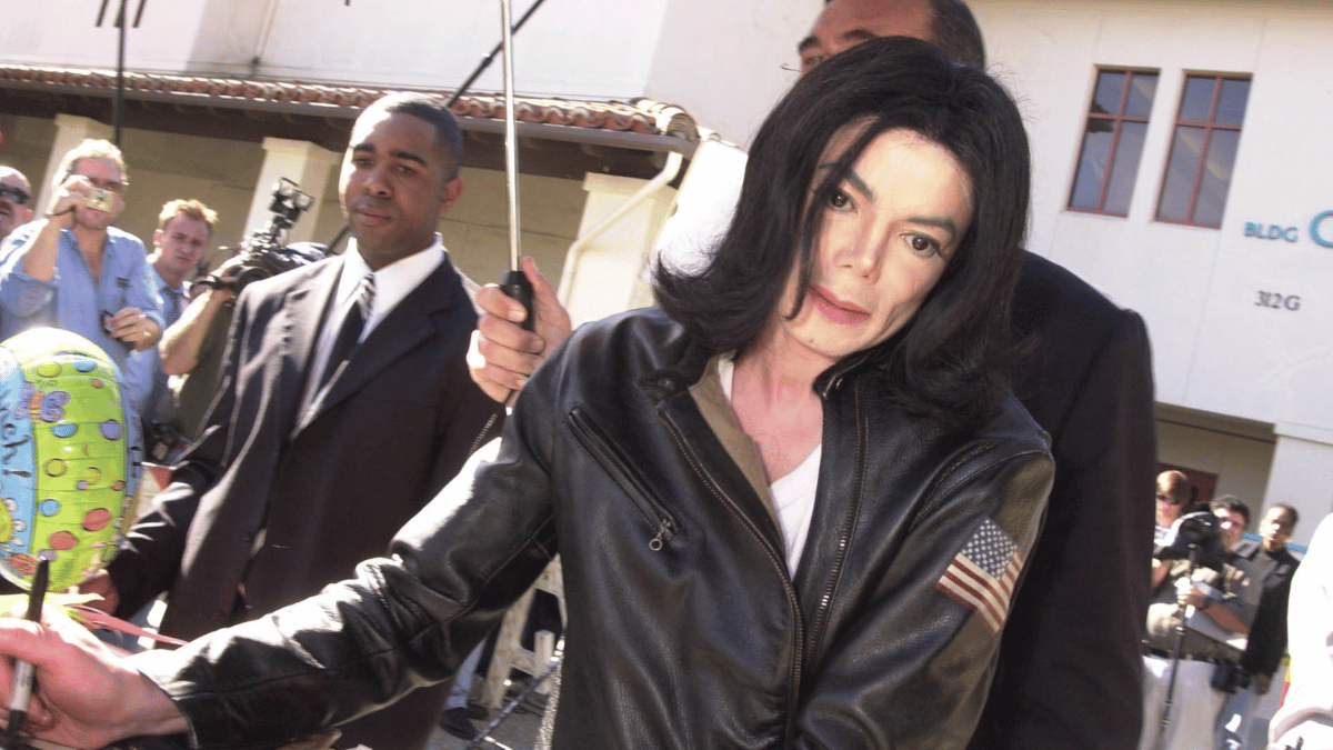 image of Mark does not believe the allegations against Jackson.