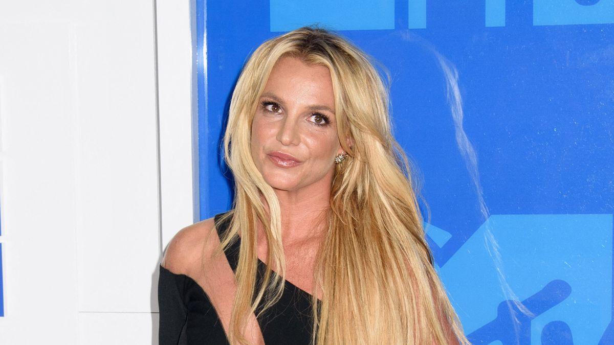 britney spears biggest scandals arrests mental health crises