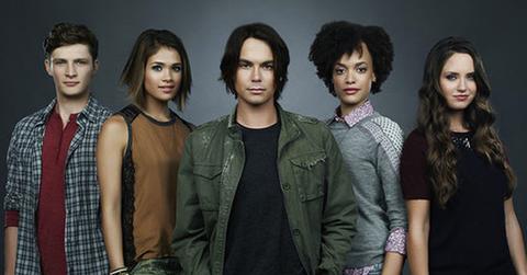 Ravenswood cast photo