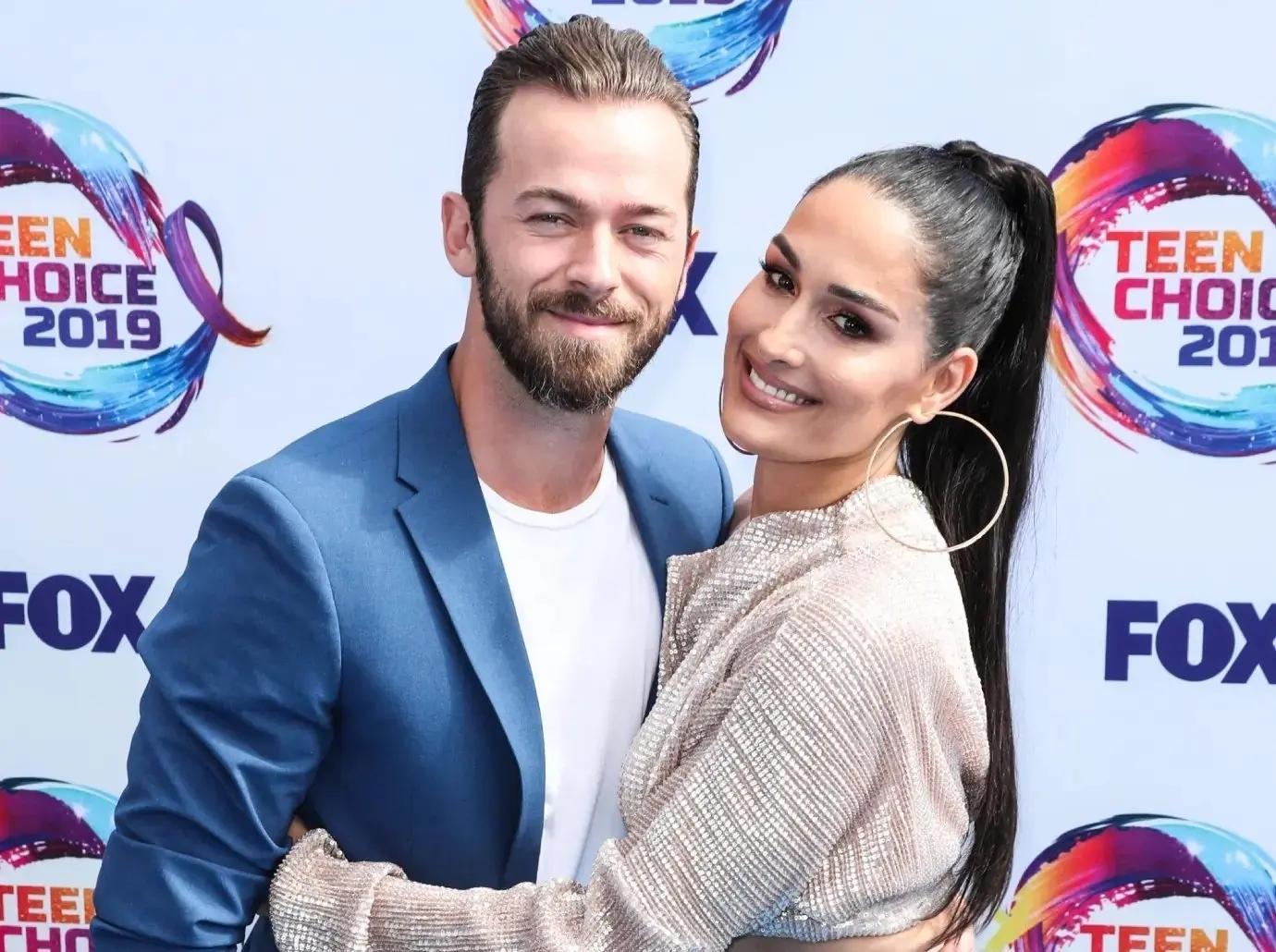 nikki garcia deletes instagram posts photos divorce artem chigvintsev