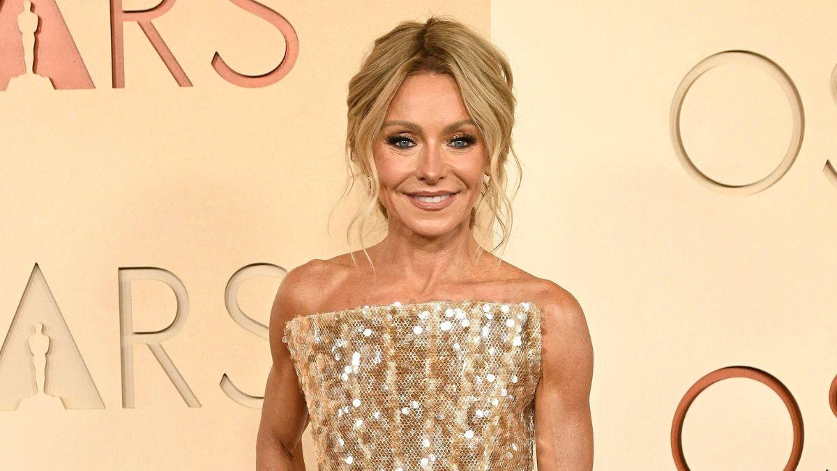Image of Kelly Ripa claimed people are getting Botox 'younger and younger.' 