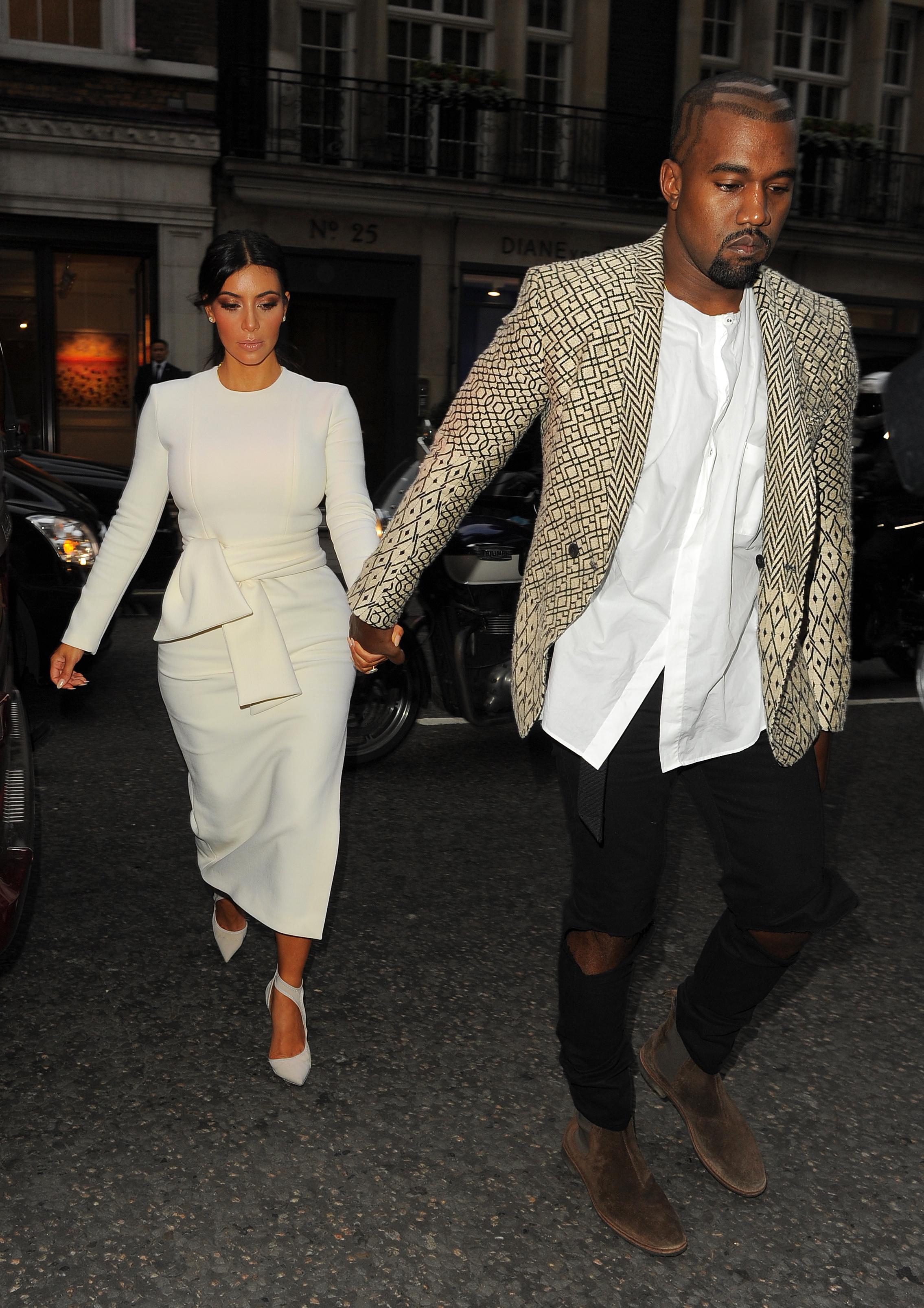 Kim Kardashian and Kanye West dine at Hakkasan