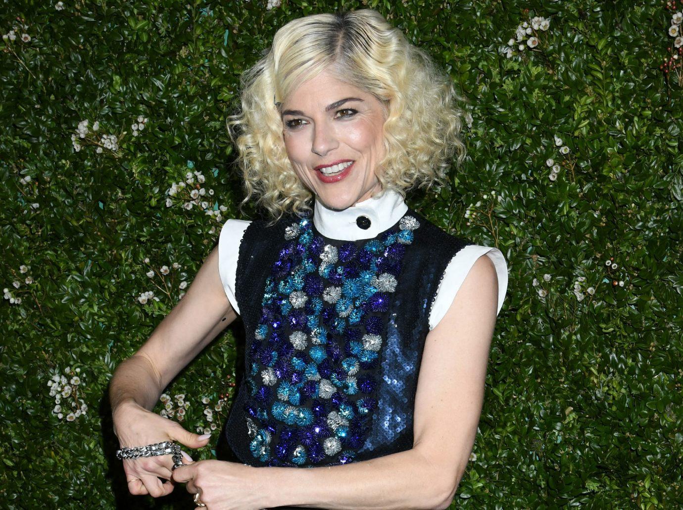 selma blair sober after being ejected flight  messed up