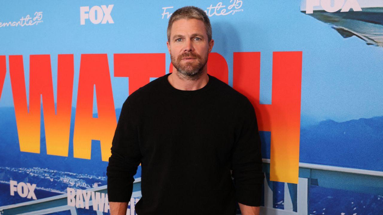 Image of Stephen Amell.