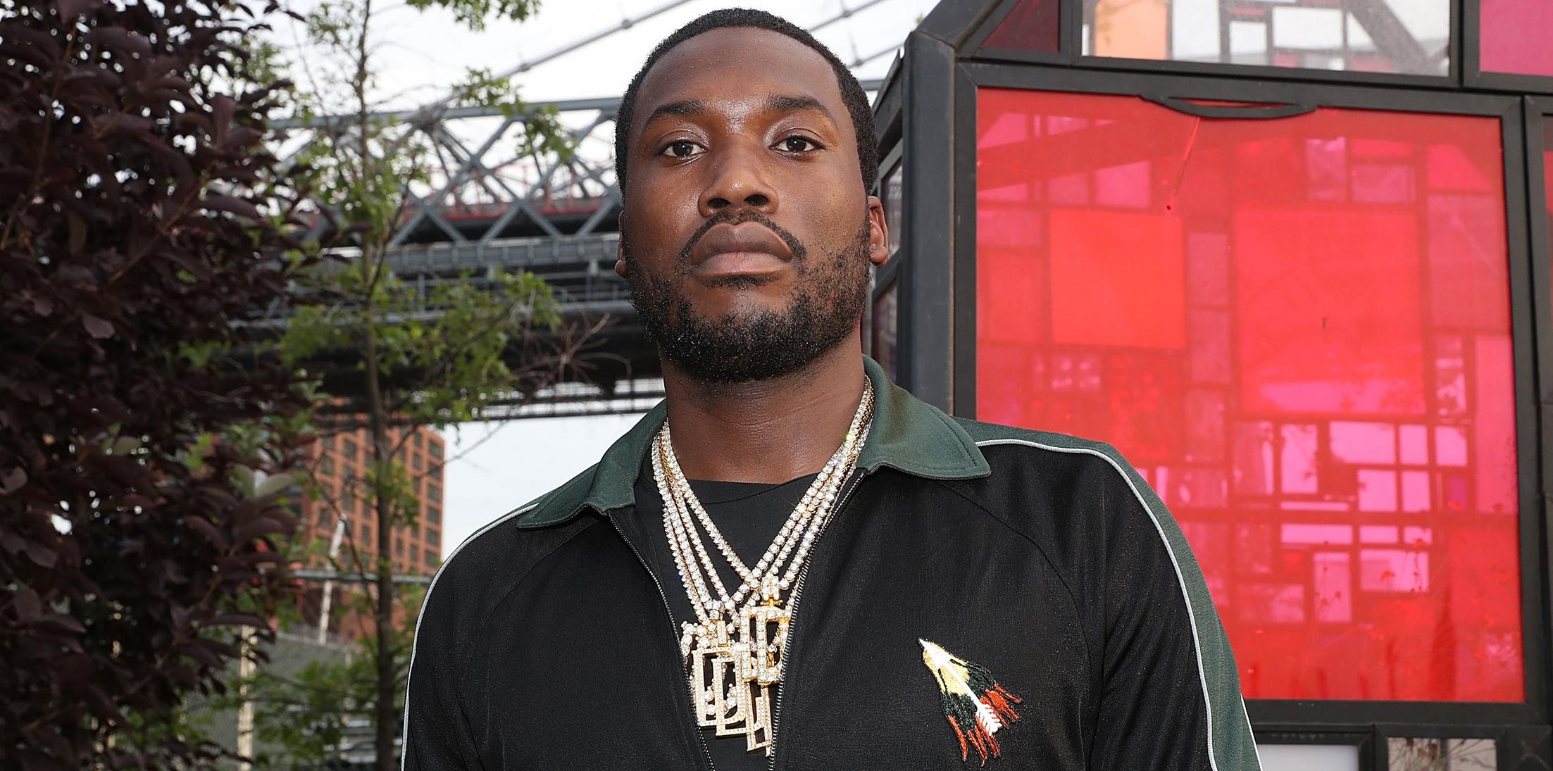 meek-mill-released-from-prison-goes-to-76ers-game-with-kevin-hart