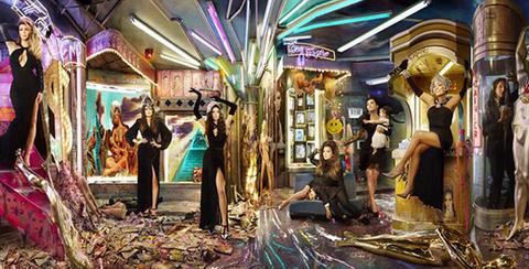 See All The Kardashians' Amazing Christmas Cards Through The Years
