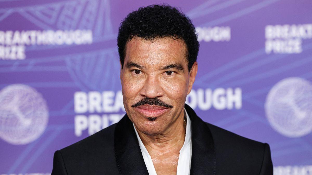 lionel richie health issues hospitalization