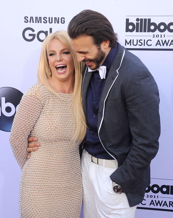 Britney spears charlie ebersol billboard music awards 02