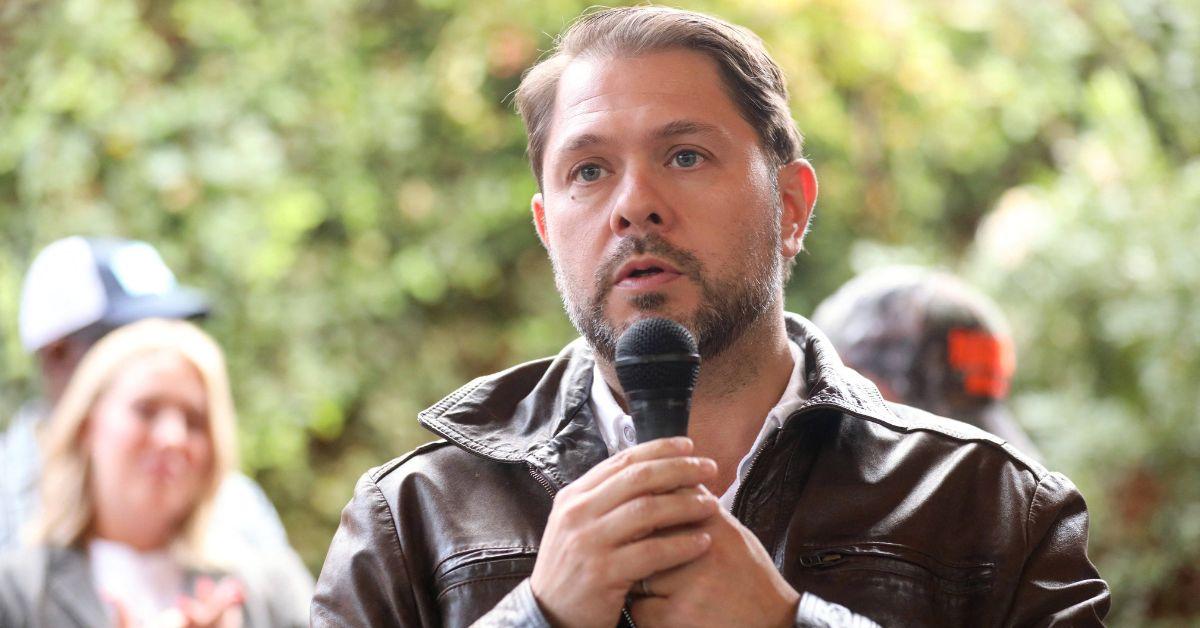 image of Ruben Gallego did not deny the authenticity of the texts.