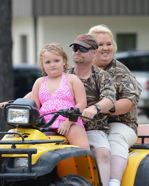 Ok_050613_news_mama june shannon wedding 5_0_ _1.jpg