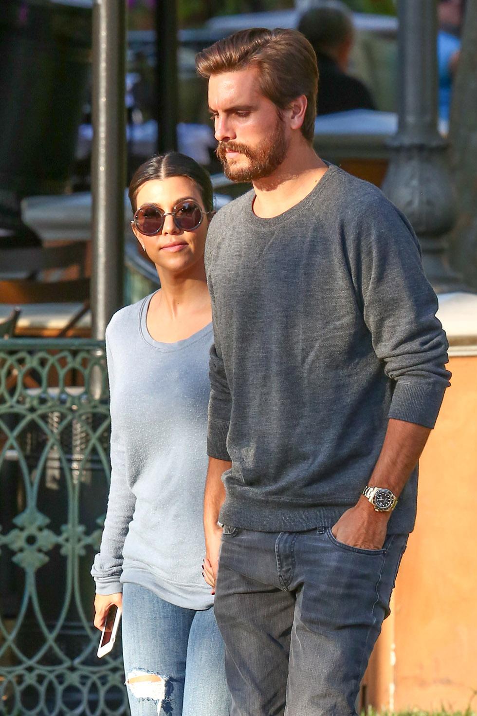 Kourtney Kardashian and Scott Disick make it a sushi date night at Sugar Fish!