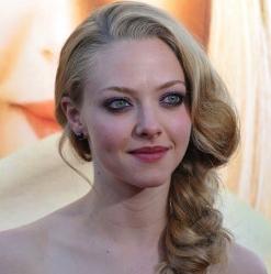 2010__12__amanda_seyfried_dec22.jpg