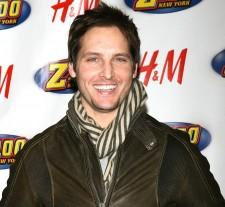 2009__12__holidaypeterfacinelli 225×207.jpg