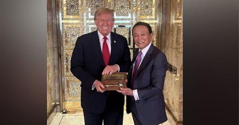 donald trump pretending president