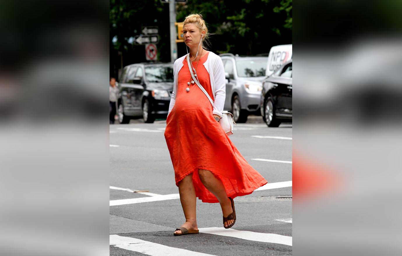 Claire Danes shows major pregnant belly and eats an ice cream in NYC