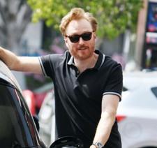 2010__03__Conan_OBrien_March26news 225×212.jpg
