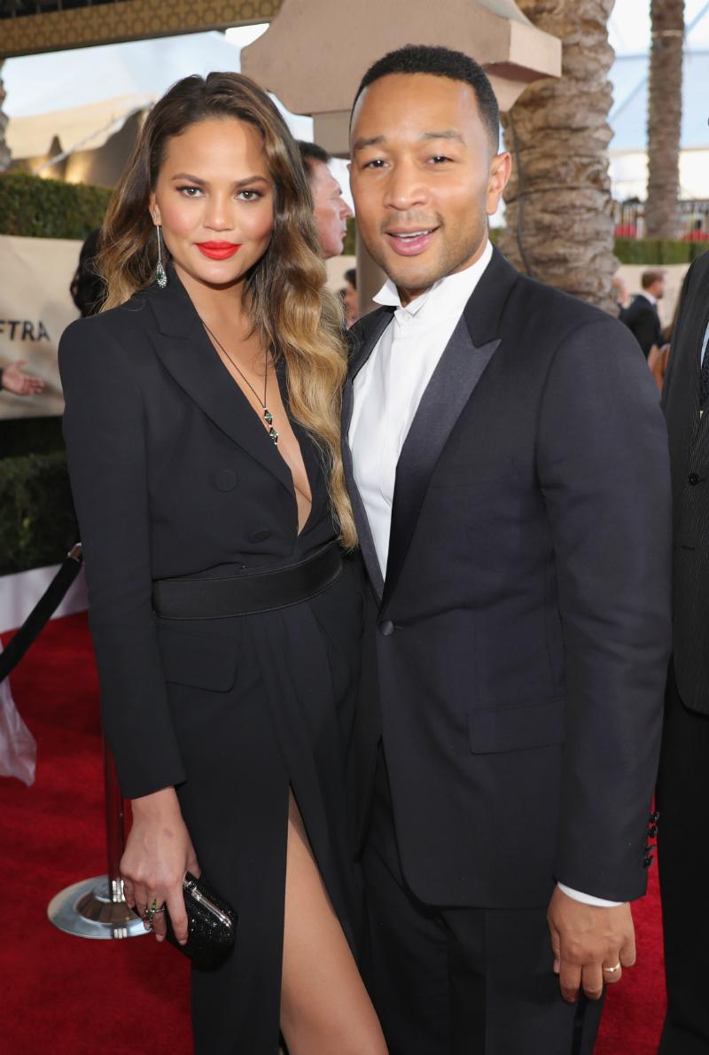 Chrissy teigen john legend baby bombshell 4