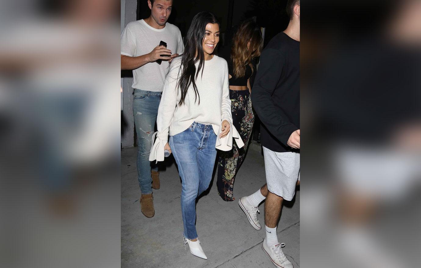 Justin Bieber Church New Girlfriend Paola Paulin Kourtney Kardashian Hailey Baldwin