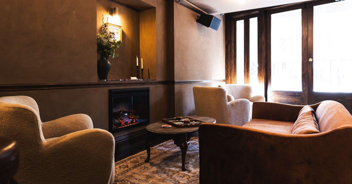 chelsea living room manhattan supper club reese witherspoon celebrity