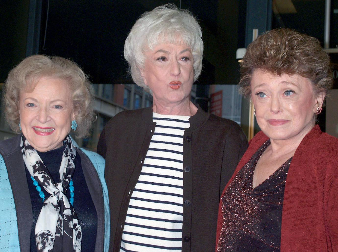 https://media.okmagazine.com/brand-img/1jqCGS6Wr/0x0/golden-girls-2-1644527604521.jpg