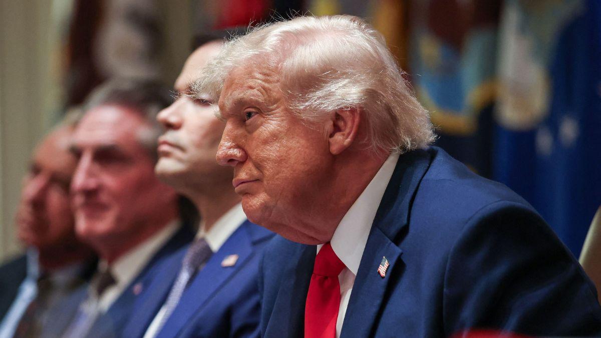 Image of Donald Trump is required to prove that 'WSJ' published false information.