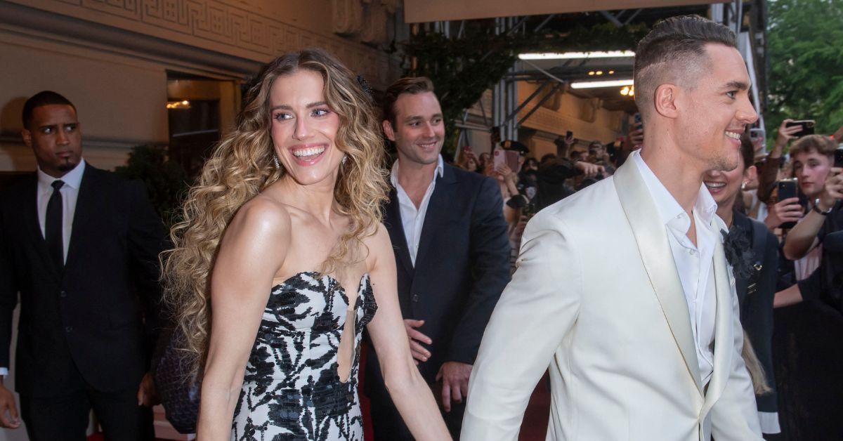 girls star allison williams married alexander dreymon