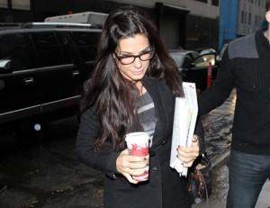 2010__11__sandra_bullock_nov4_58a 300×231.jpg