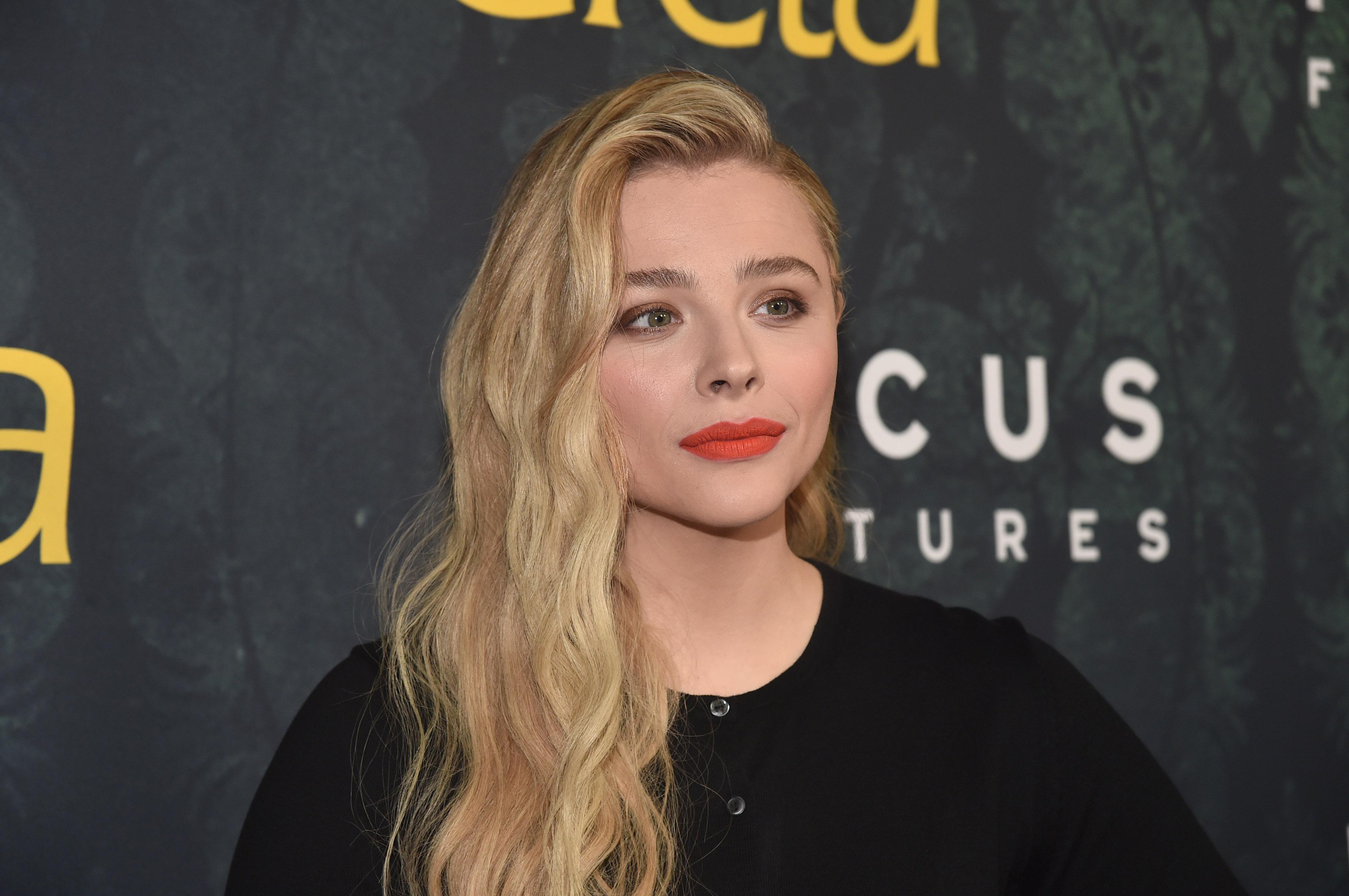 Chloë Grace Moretz changed her look for 'Greta