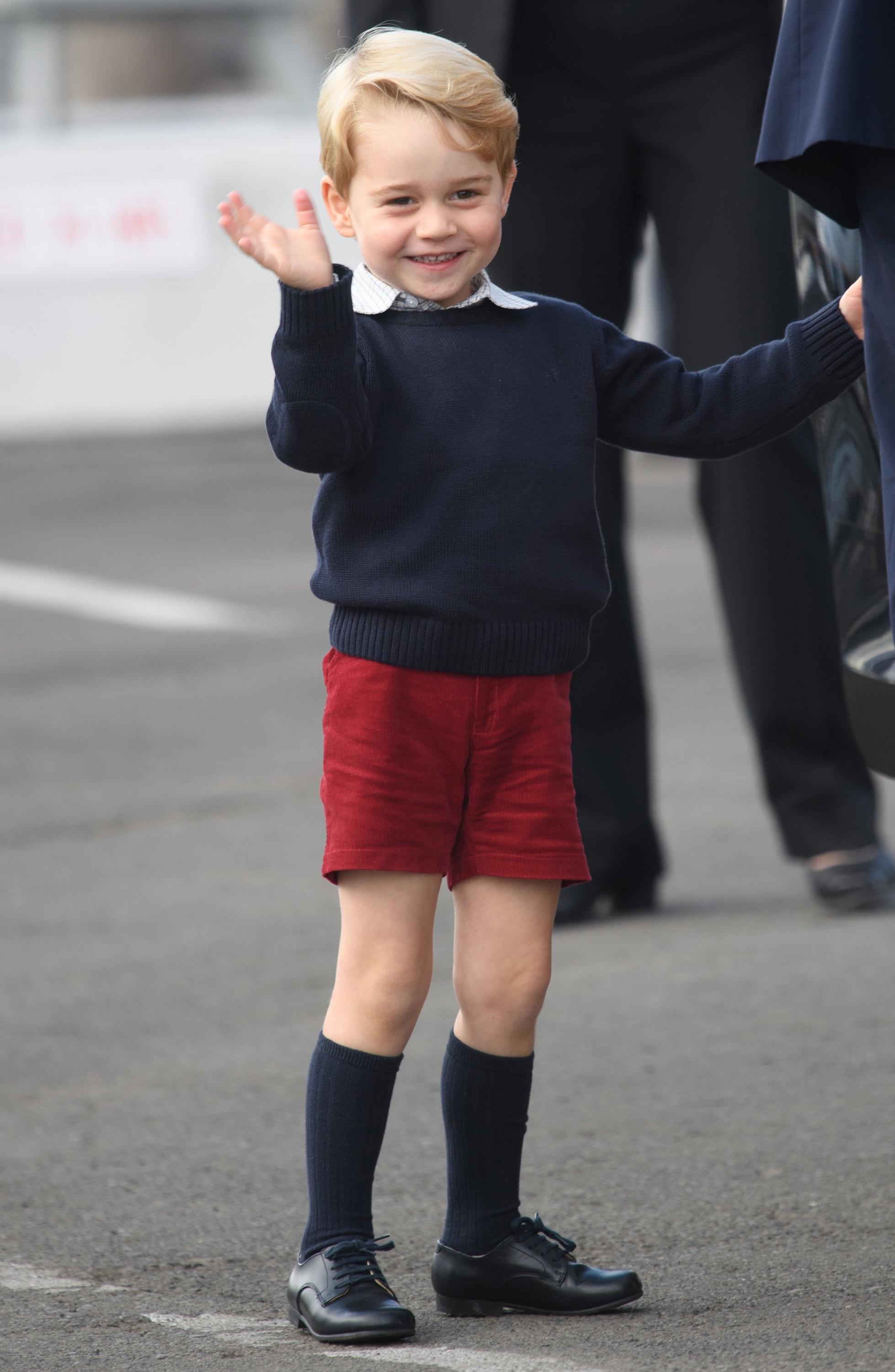 The Cambridge family depart Canada