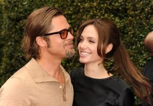 2011__05__Brad_Pitt_Angelina_Jolie_May31newsnea 300×207.jpg