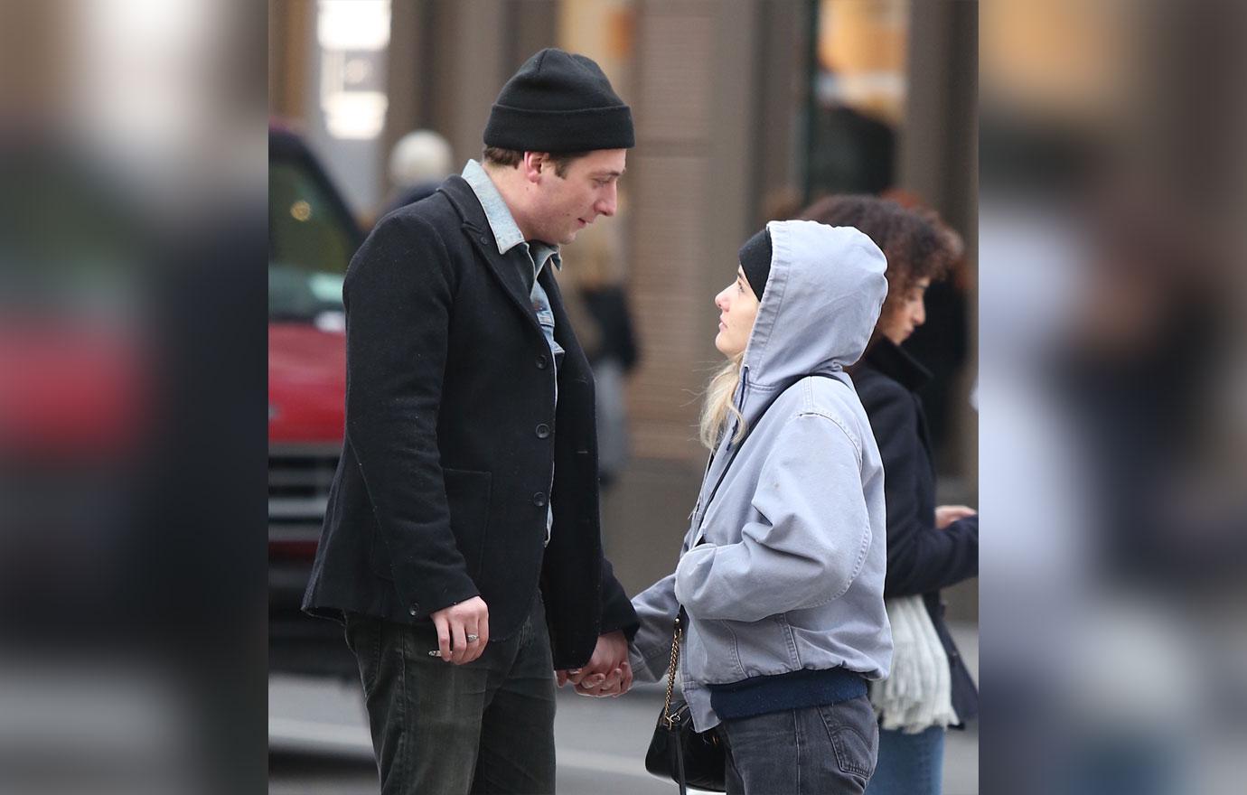 Shameless star jeremy allen white baby girl 6