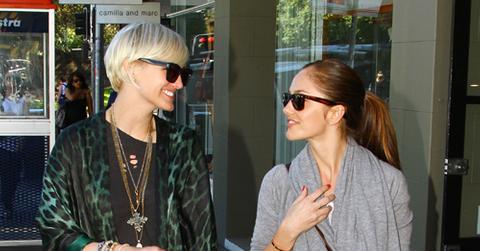 Ashlee simpson minka kelly march30 737_m.jpg