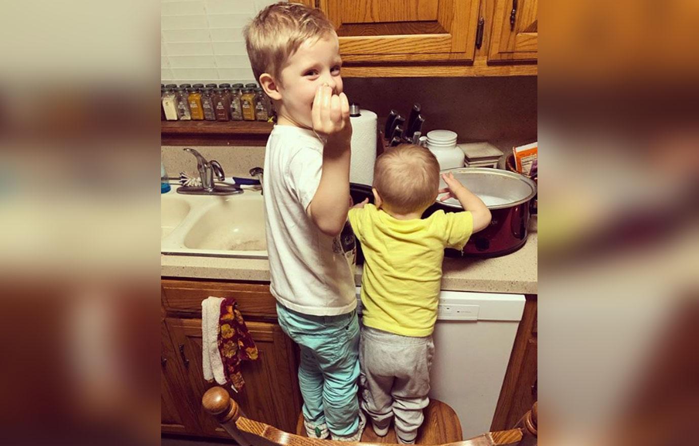 Jill duggar sons kitchen pics 02