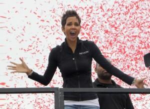 2011__05__FP_7274307_Berry_Halle_LUC_050711 300×218.jpg