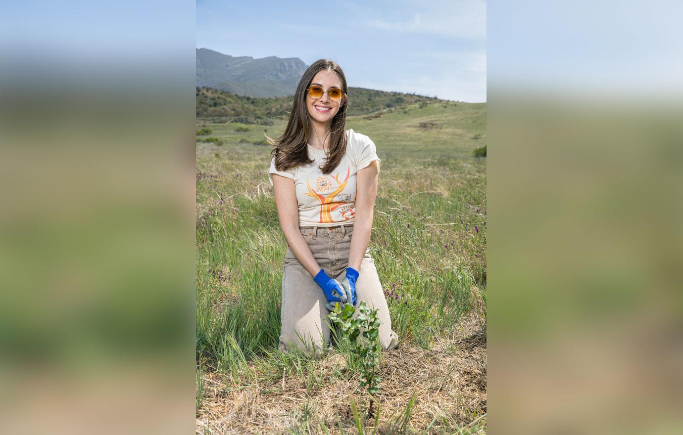 hp alison brie plants a tree