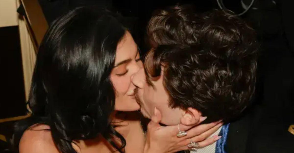 kylie jenner cleavage dress gets handsy boyfriend timothee chalamet