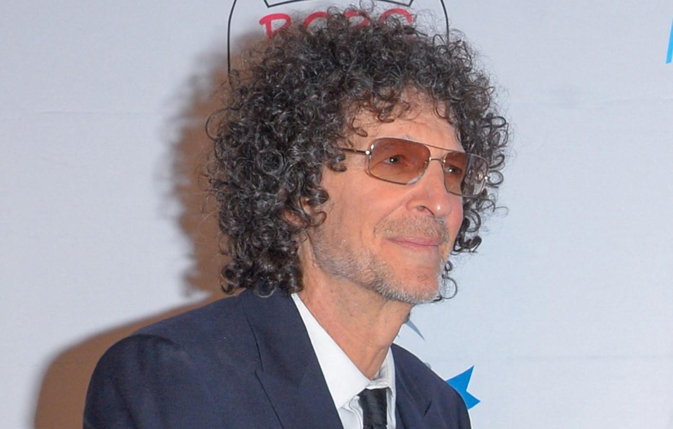 howard stern hates people who voting donald trump