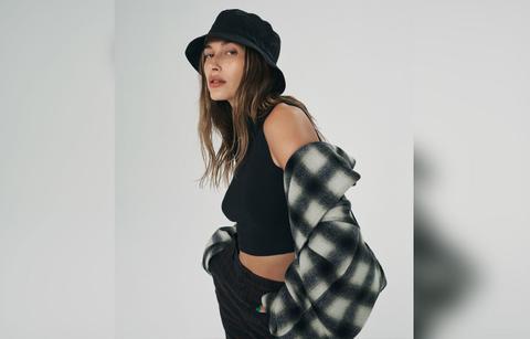 hailey bieber gets flexible for levis