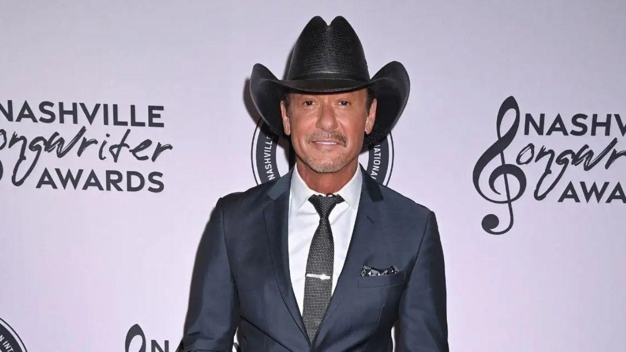 Image of Tim McGraw was 40 minutes late to his show on Thursday.