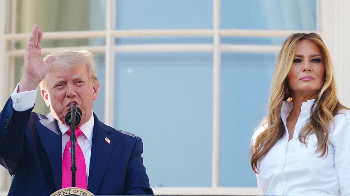 image of The pair share one son. 