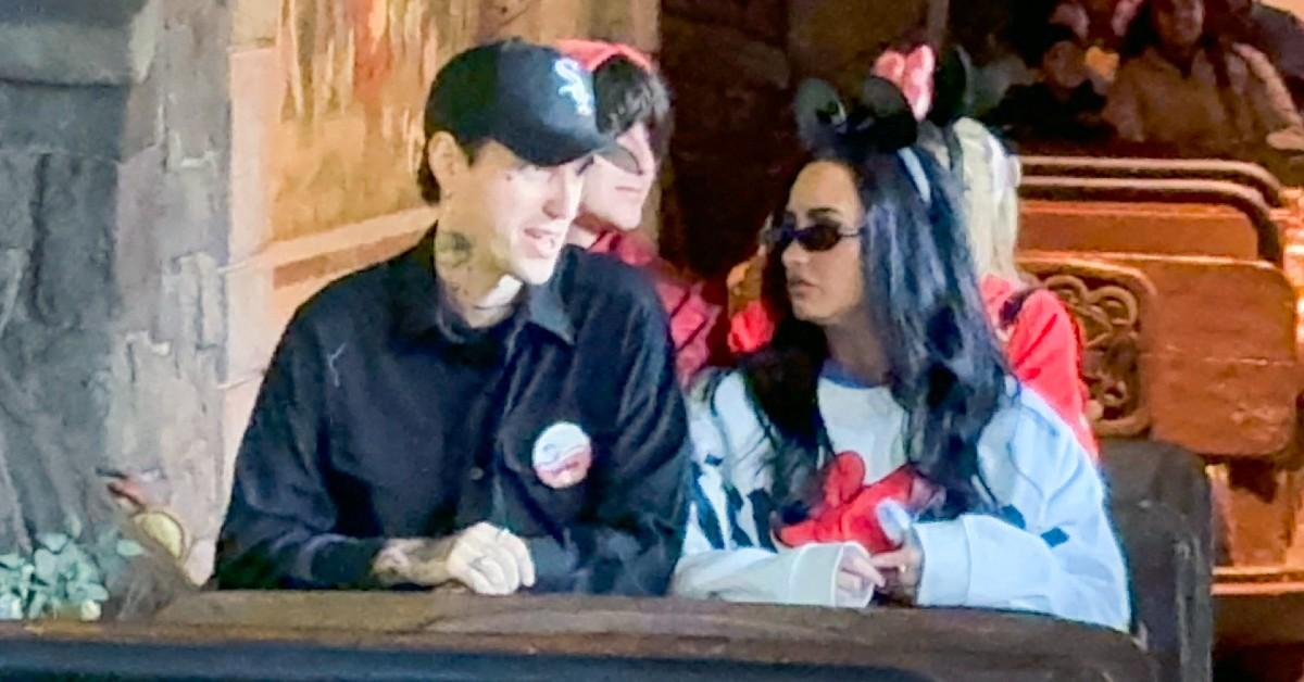 demi lovato disneyland