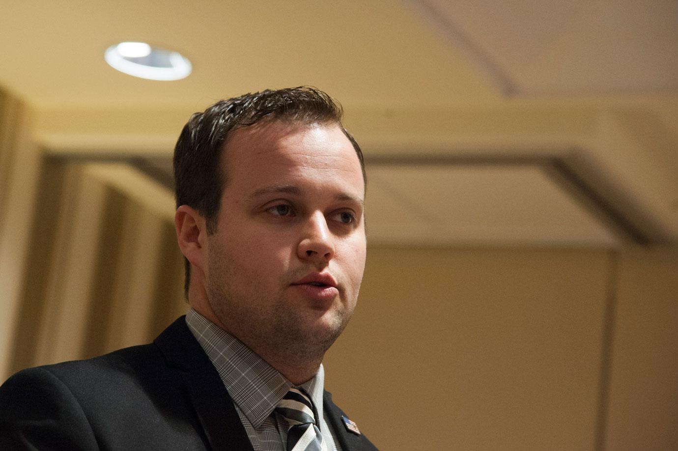 Josh Duggar Ashley Madison Stolen Pic Lawsuit Tossed 03