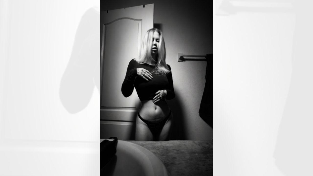 Image of One of Jenna Jameson's followers told her to 'keep up the great work.'