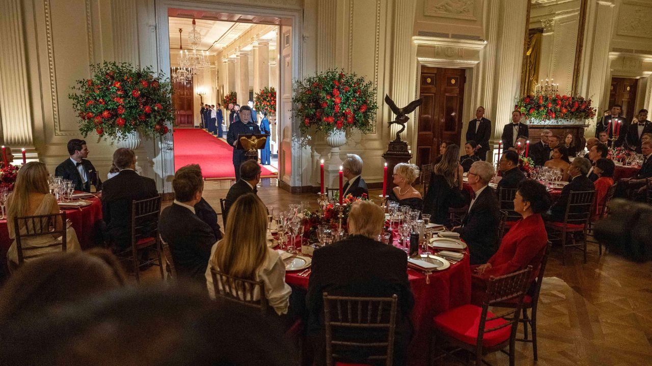 image of Chinese Leader Xi Jinping speaking to guests at a White House state dinner held in his honor